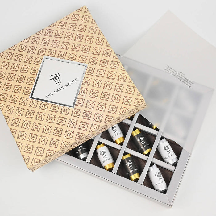 Vegan gift box | Assorted dates & Chocolates | 16 Pcs