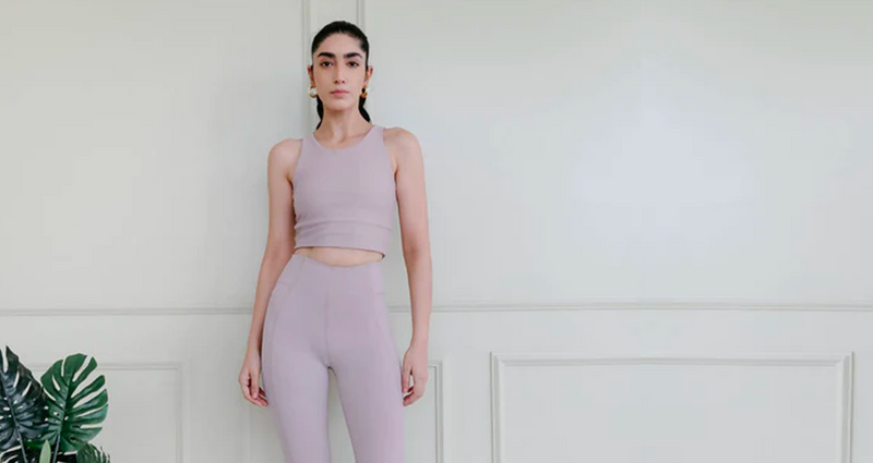 How to Choose the Right Yoga Outfit?