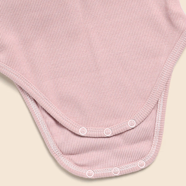 Organic Cotton Baby Clothes Set | Bodysuit with Pants | Mittens & Booties | Beanie | Pink Blush