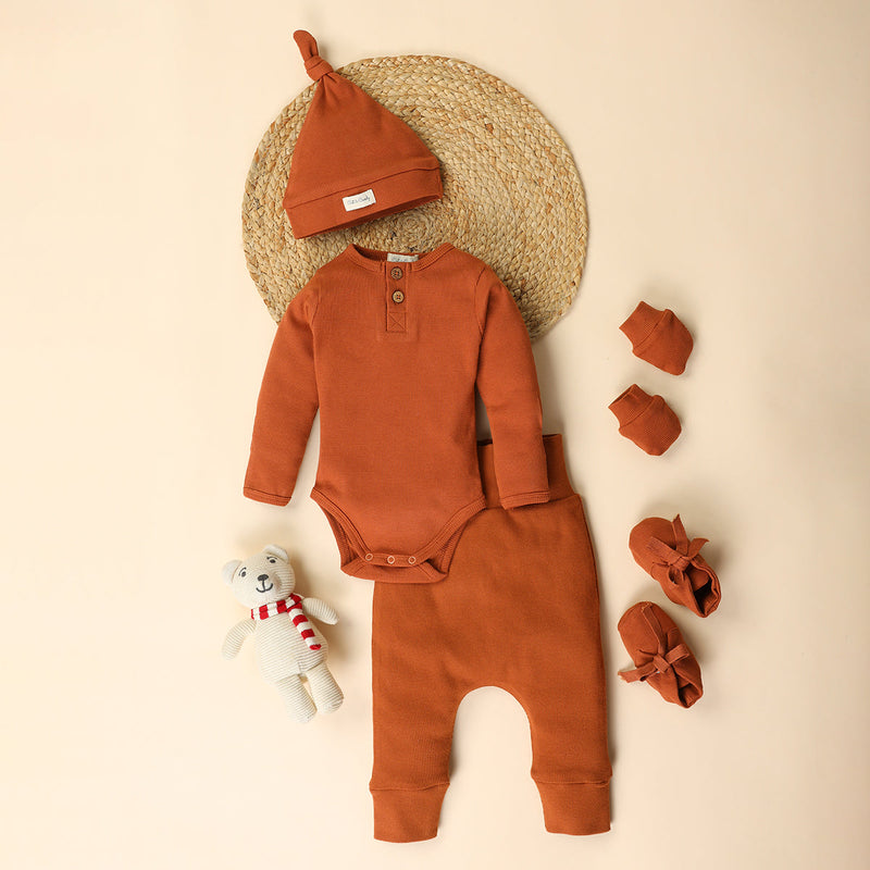 Organic Cotton Baby Clothes Set | Bodysuit with Pants | Mittens & Booties | Beanie | Ginger Brown