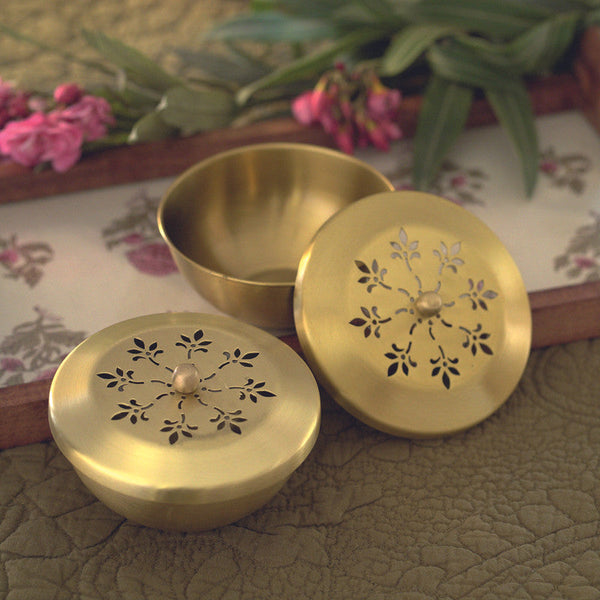 Brass Nut Bowls With Lid | Set of 2 | Gold.