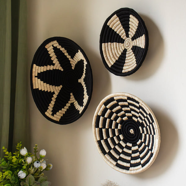 Natural Grass Wall Decor Basket | Floral Design | Black | Set of 3