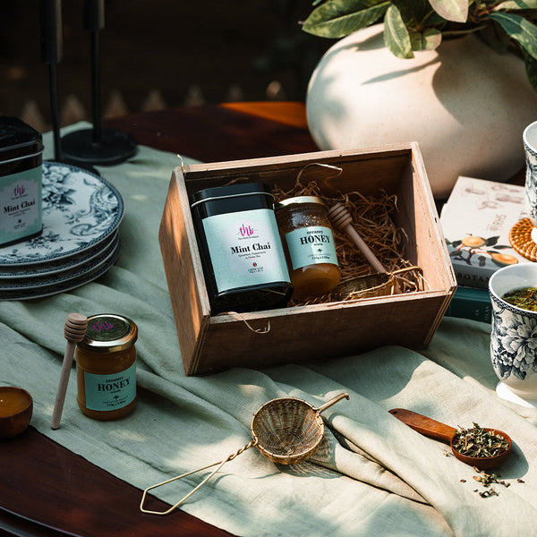 Festive Gift Hamper | Signature Box | Honey | Mint Tea | Set of 4