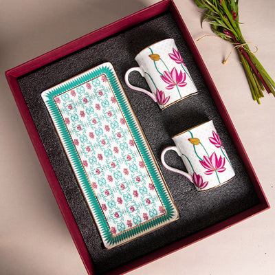 Festive Gifts | Mug Gift Set | Ceramic Mug & Serving Platter | Pink & White | 300 ml | Set of 3