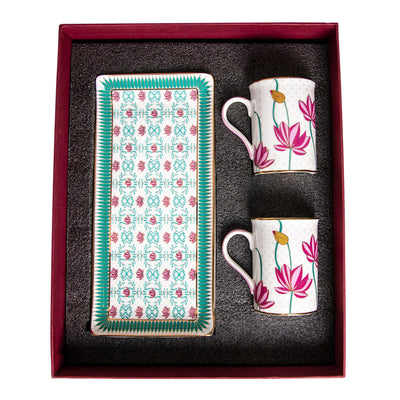 Festive Gifts | Mug Gift Set | Ceramic Mug & Serving Platter | Pink & White | 300 ml | Set of 3