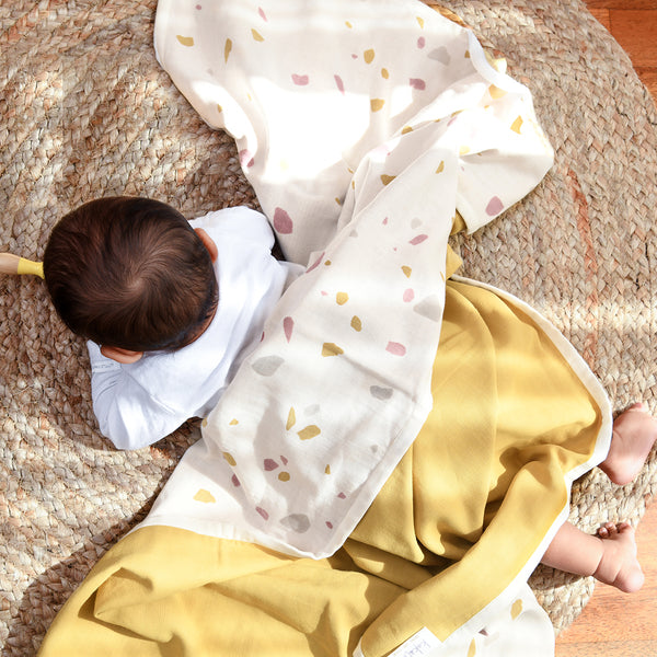 Organic Cotton Muslin Baby Blanket | Reversible | White & Yellow | 100 x 114 cm